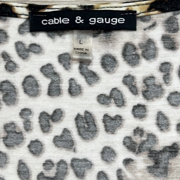 Cable & Gauge | Leopard Print Fitted Wrap Top - Picture 5 of 10